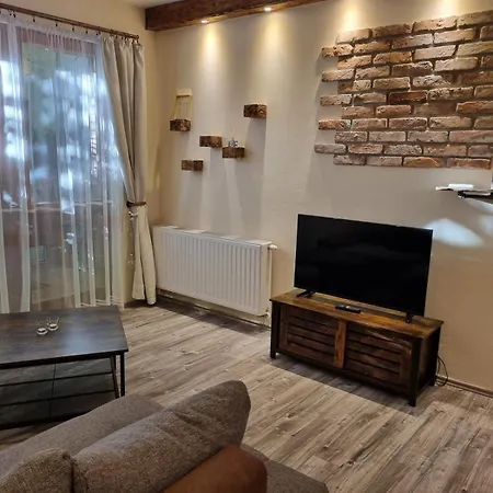 Center House Full With Garden *