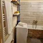 Center House Full With Garden *