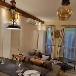 Center House Full With Garden בודפשט
