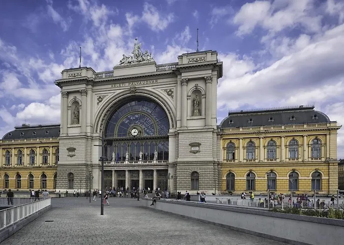 Center House Full With Garden Budapeşte